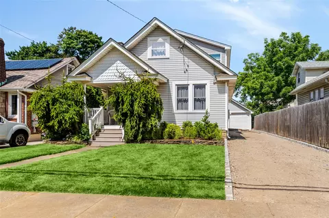 2536 Washington Ave, Oceanside, NY 11572