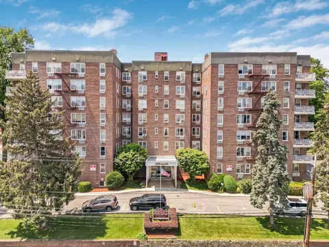 125 Bronx River Rd #5B, Yonkers, NY 10704