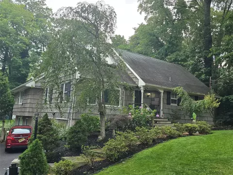 9 Hillsview Rd, Stony Brook, NY 11790