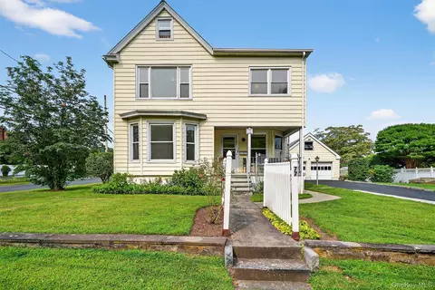 77 Thompson Ave, White Plains, NY 10603
