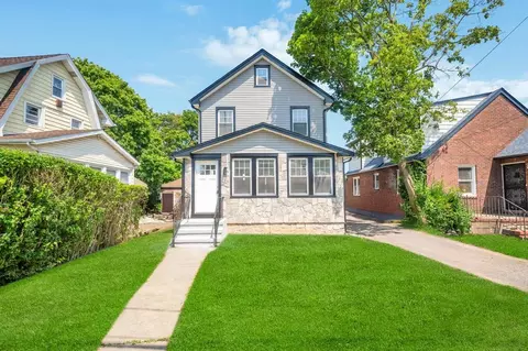 272 N Columbus Ave, Freeport, NY 11520