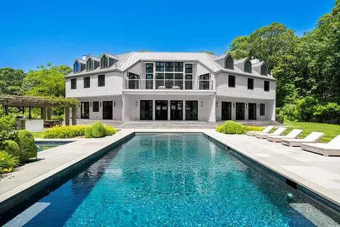 68 Fresh Pond Rd, Amagansett, NY 11930