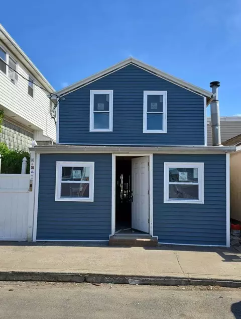 22 E 9th Rd, New York, NY 11693