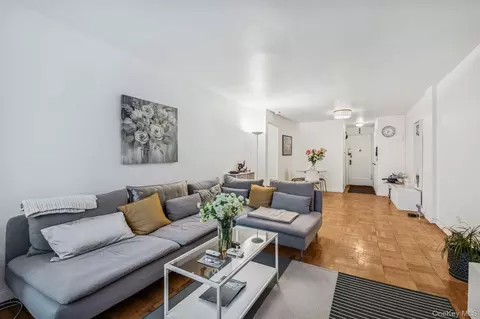 7502 Austin St #1L, New York, NY 11375