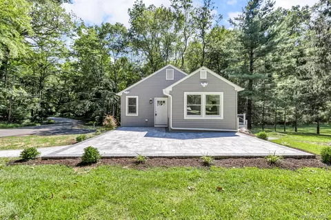 1527 Sylvan Rd, Yorktown, NY 10547