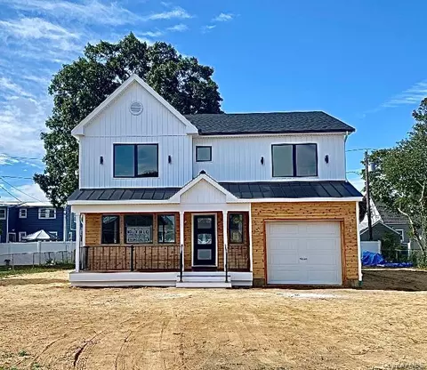 115 Riviera Pkwy, Lindenhurst, NY 11757