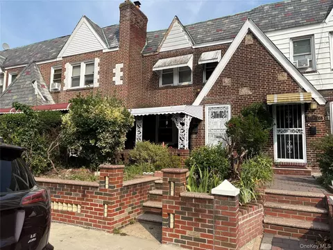 17710 Troutville Rd, Jamaica, NY 11434