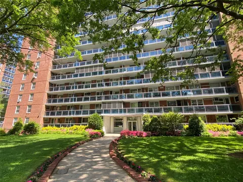 98-05 63rd Rd #15D, Rego Park, NY 11374