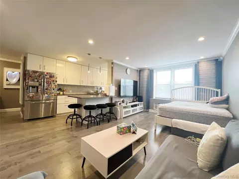 14105 Northern Blvd #7, Flushing, NY 11354
