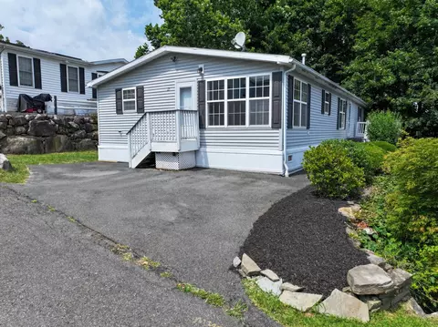 25 Thamsen Dr, Stony Point, NY 10980