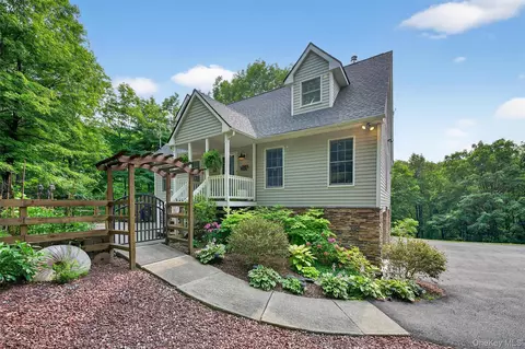 111 Felter Hill Rd, Monroe, NY 10950