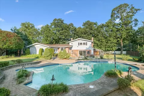 246 Fort Hill Rd, Greenburgh, NY 10583
