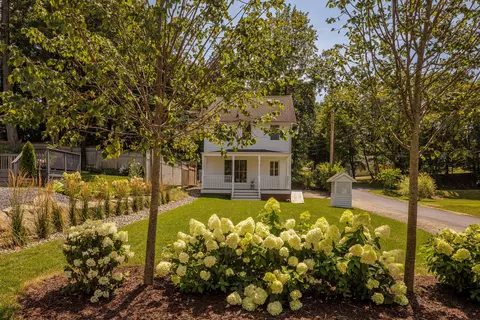 18 James St, Rhinebeck, NY 12572