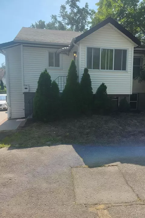 2 Maple Grove Ct, Baldwin, NY 11510