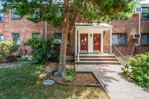 16-37 Utopia Pkwy #2-33, Whitestone, NY 11357