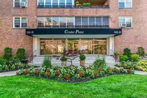 162-21 Powells Cove Blvd #3D, Beechhurst, NY 11357