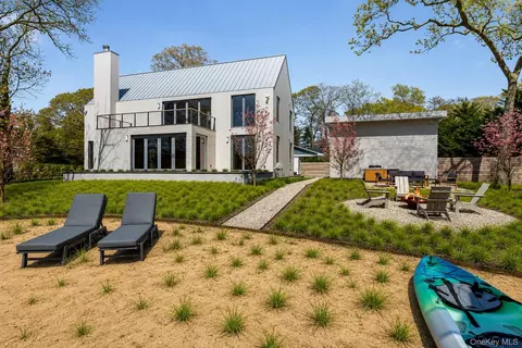 6370 Skunk Ln, Cutchogue, NY 11935