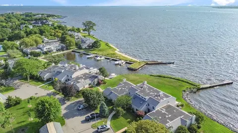27 Captains Dr, Islip, NY 11751