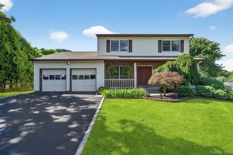 53 Hastings Ln, Stony Point, NY 10980