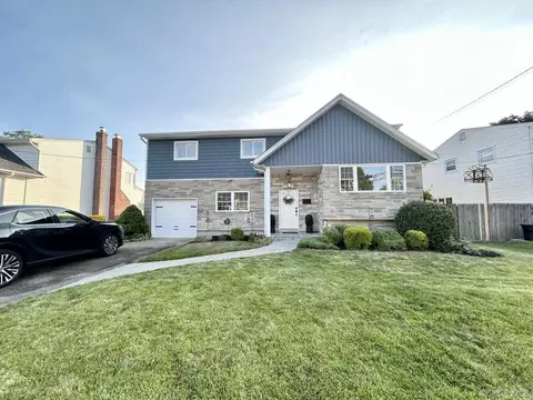 2956 Judith Dr, Merrick, NY 11566
