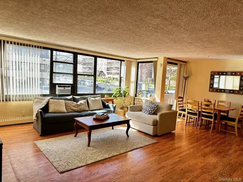 162-30 Powells Cove Blvd #2D, New York, NY 11357