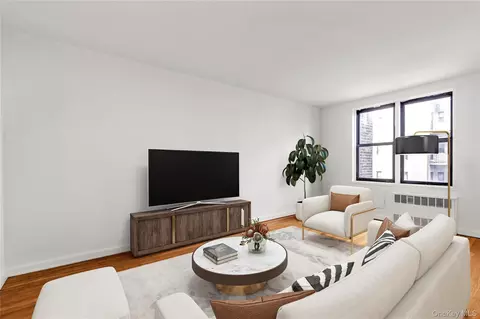 141-05 Pershing Cres #210, New York, NY 11432
