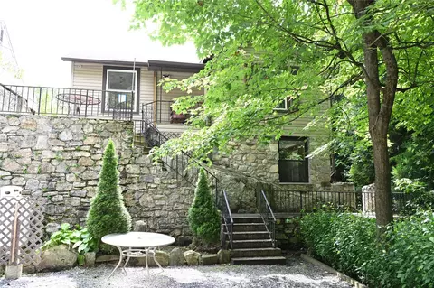 347 Lake Dr, Lake Peekskill, NY 10537
