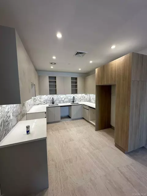 610 Dekalb Ave #4, Brooklyn, NY 11205