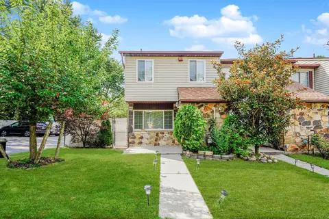 25 Fuller Ct #A, Staten Island, NY 10306