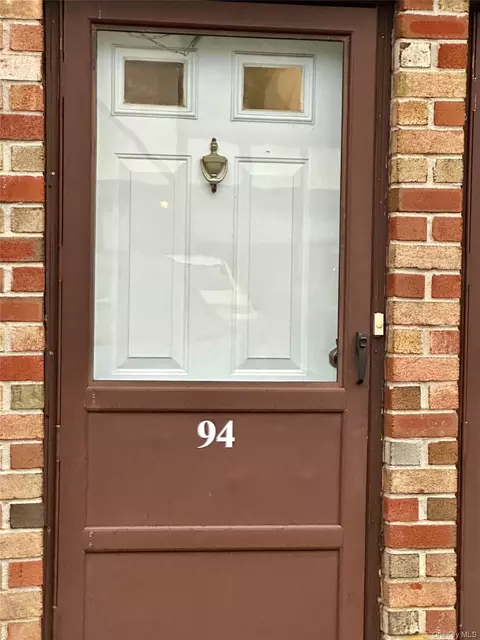 94 Bailey Ct #94, Middle Island, NY 11953