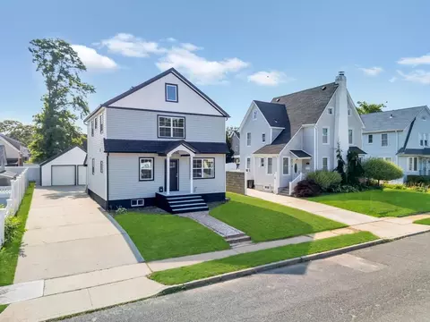 29 Dutchess St, Freeport, NY 11520 photo 1