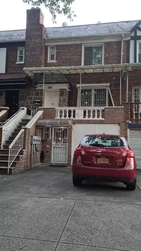 32-18 88 St, New York, NY 11369