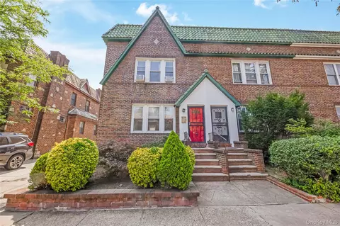 45-38 215th Pl, New York, NY 11361