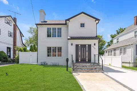 439 Bayview Ave, Cedarhurst, NY 11516