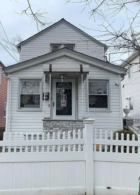 166-05 144 Ave, Jamaica, NY 11434