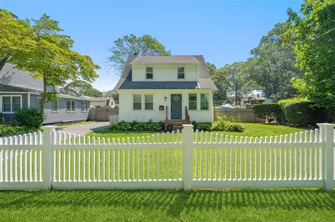 86 Burt Ave, Northport, NY 11768