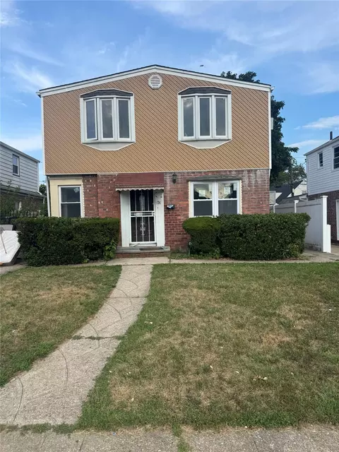 174 Wellington Rd, Elmont, NY 11003