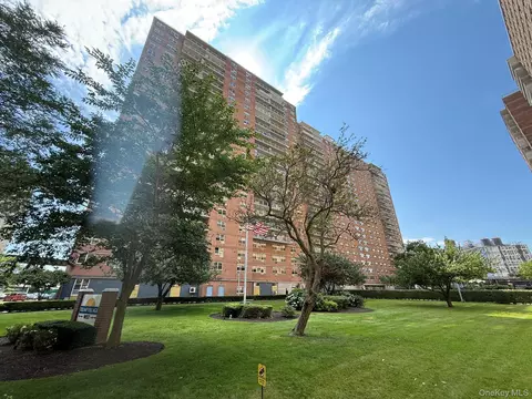 2944 W 5th St #18R, Brooklyn, NY 11224