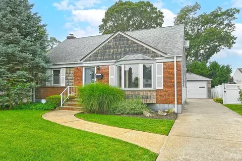 59 Chapin Ave, Merrick, NY 11566