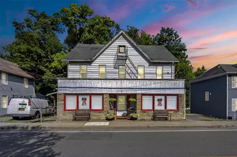 31 S Montgomery St, Walden, NY 12586