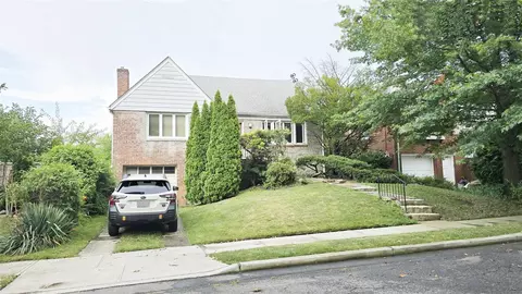 2817 215th Pl, New York, NY 11360
