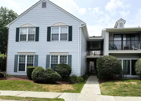 1 Brook Dr #11, Washingtonville, NY 10992