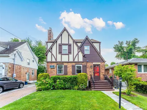 43 Jayson Ave, North Hempstead, NY 11021