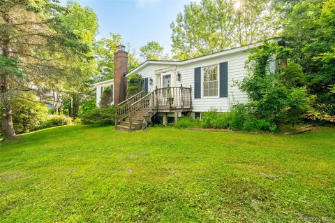 704 Cattail Rd, Callicoon, NY 12758