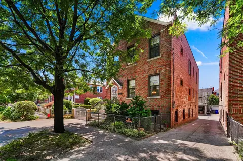 1725 Paulding Ave, New York, NY 10462