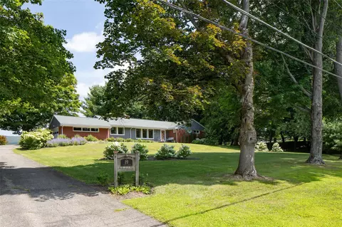 19 Traver Pl, North East, NY 12546
