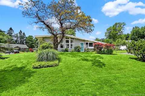 25 Crescent Vw, Thompson, NY 12775
