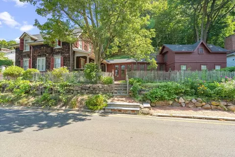 157 E Broadway, North Hempstead, NY 11576