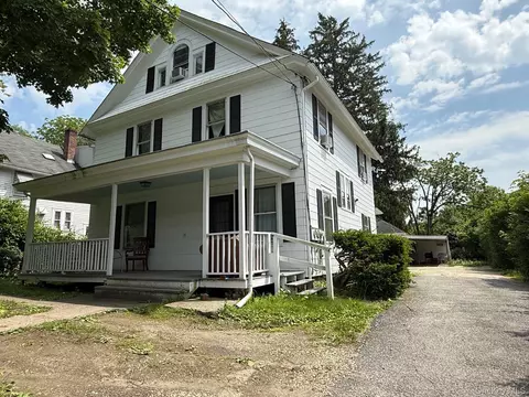 5846 S Elm Ave, North East, NY 12546