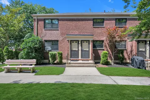 219-27 75 Ave #2, Oakland Gardens, NY 11364